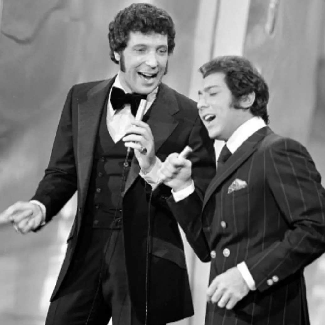 Tom Jones – “She’s a Lady”: The Song Paul Anka Wrote Just for Him