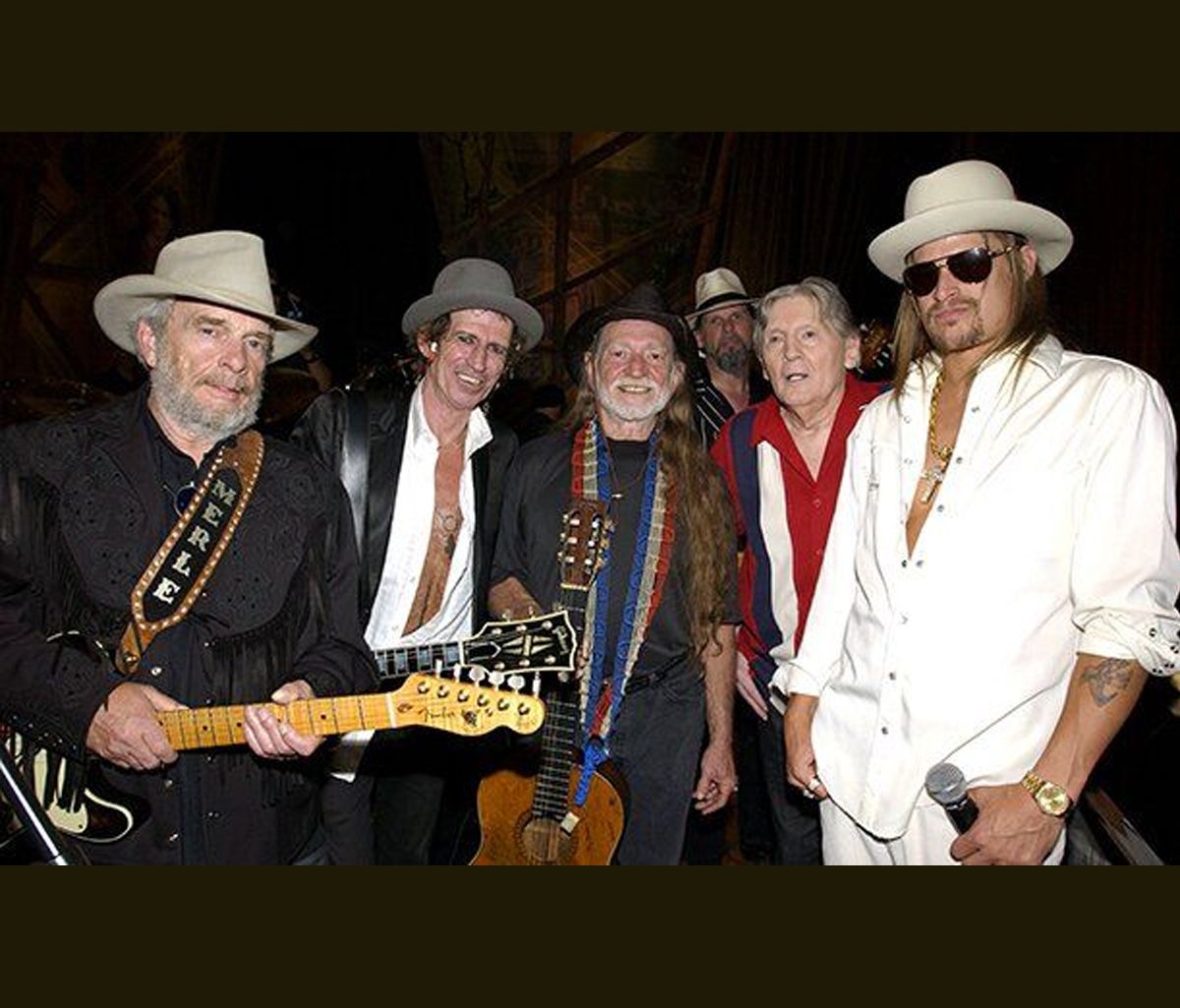 From Strangers to Brothers: How One Sad Song Created Merle Haggard’s Lifelong Family